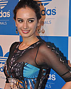 Evelyn Sharma